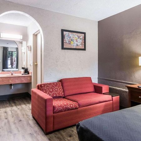 Econo Lodge Gainesville Eksteriør bilde
