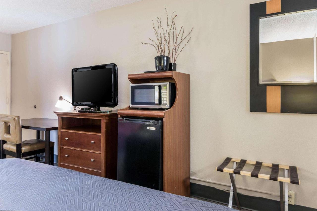 Econo Lodge Gainesville Eksteriør bilde